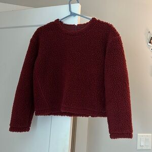 Lululemon cropped Sherpa pull over, maroon, size 2